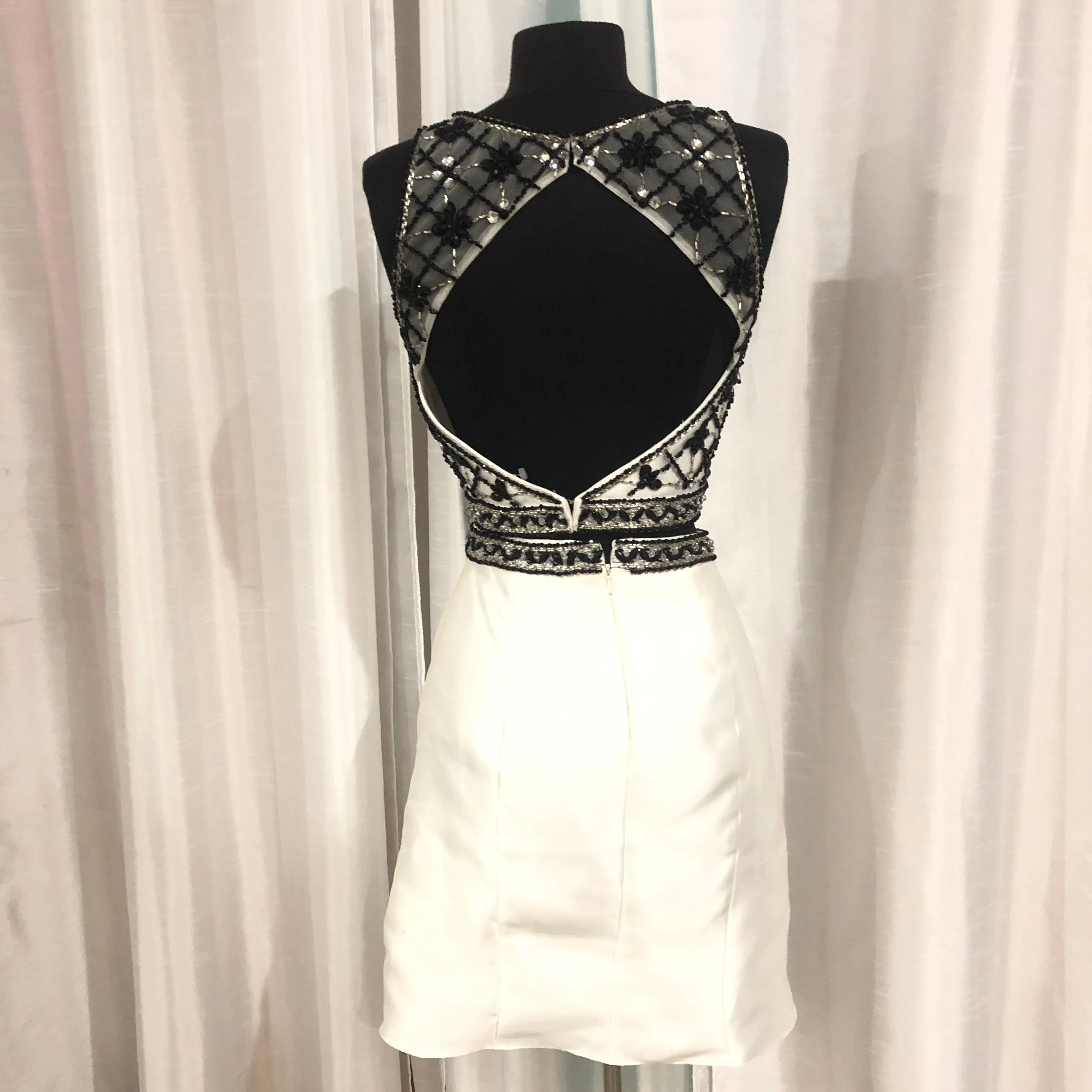 BOUTIQUE Short Black & White Two Piece Gown Size 8