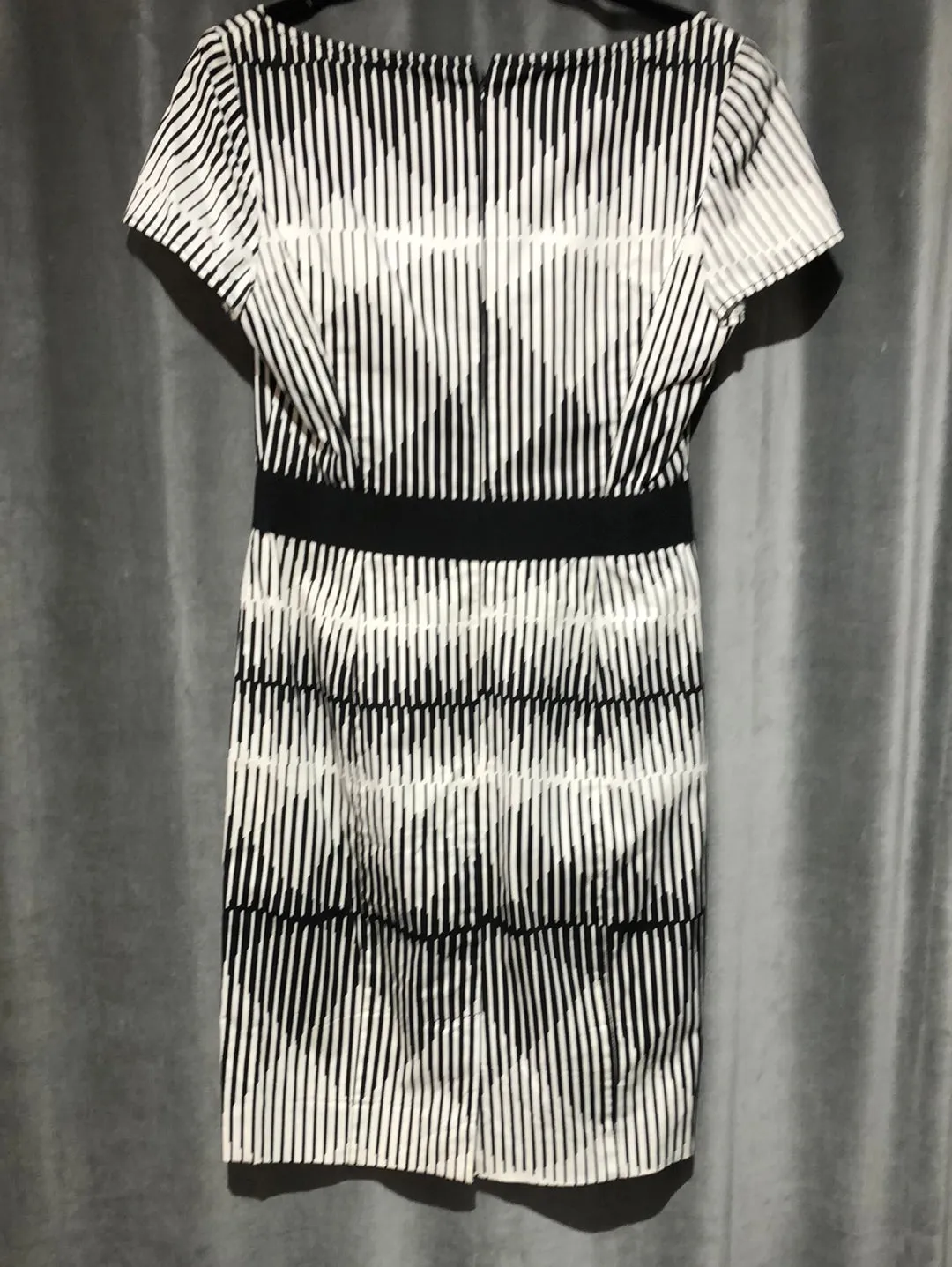 Carolina Herrera Black and White Cotton Short Sleeve Midi Dress