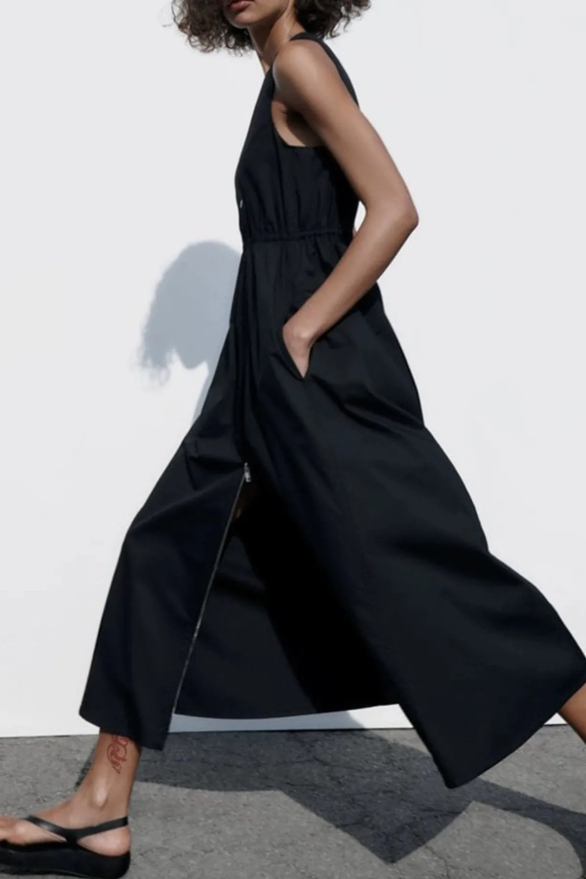 COLLINS 2-way Zip V-neck Midi Dress (Black)