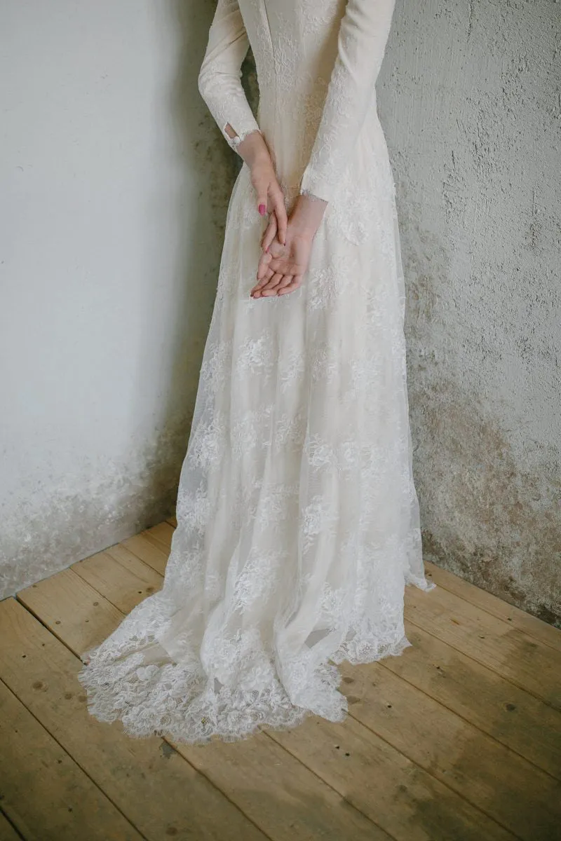 Elegant Chiffon and Lace Scoop Neckline 3/4 Sleeve Wedding Dress-715684