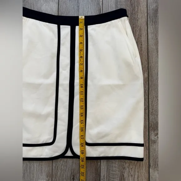 J.Mclaughlin ~ Women's Marf Skirt Mid-Length Pencil Ivory / blue trim Size 6 NWT