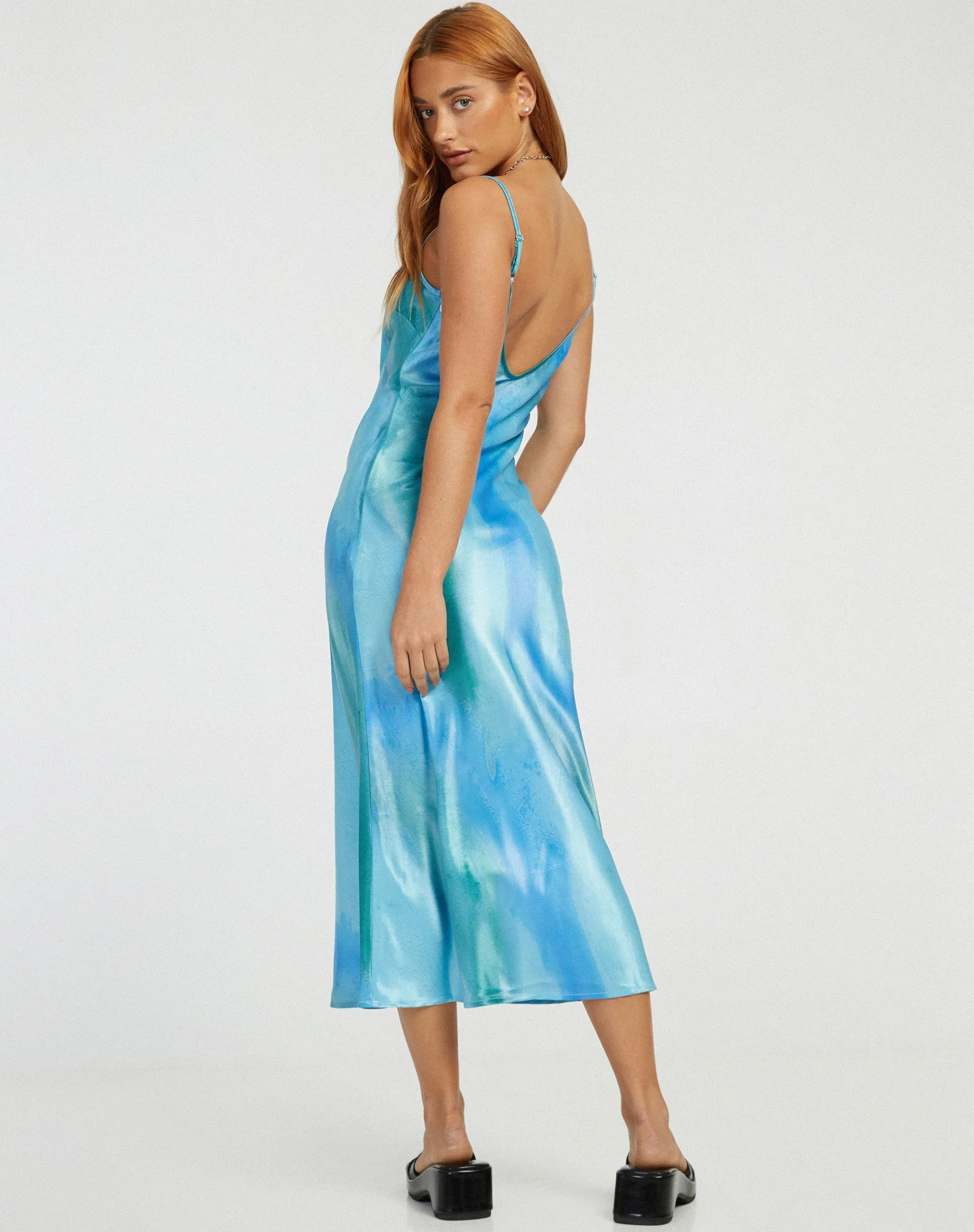 Juvina Midi Dress in Satin Watercolour Tosca