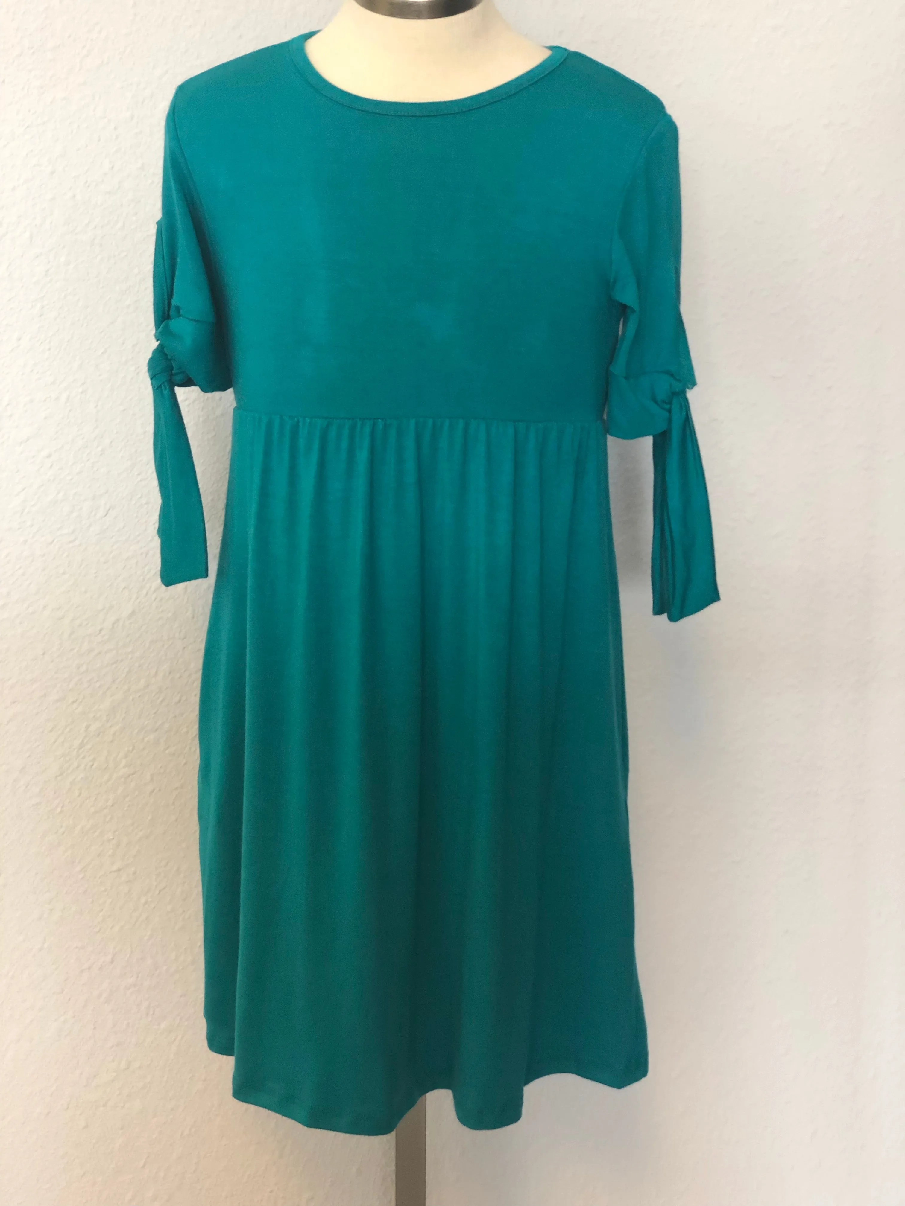 K SOLID MIDI DRESS