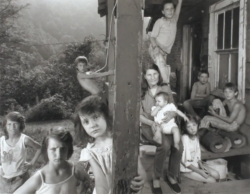 Leddie with Children