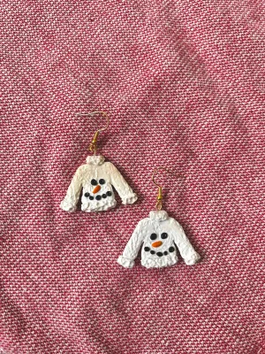 Marshmallow snowmen sweaters