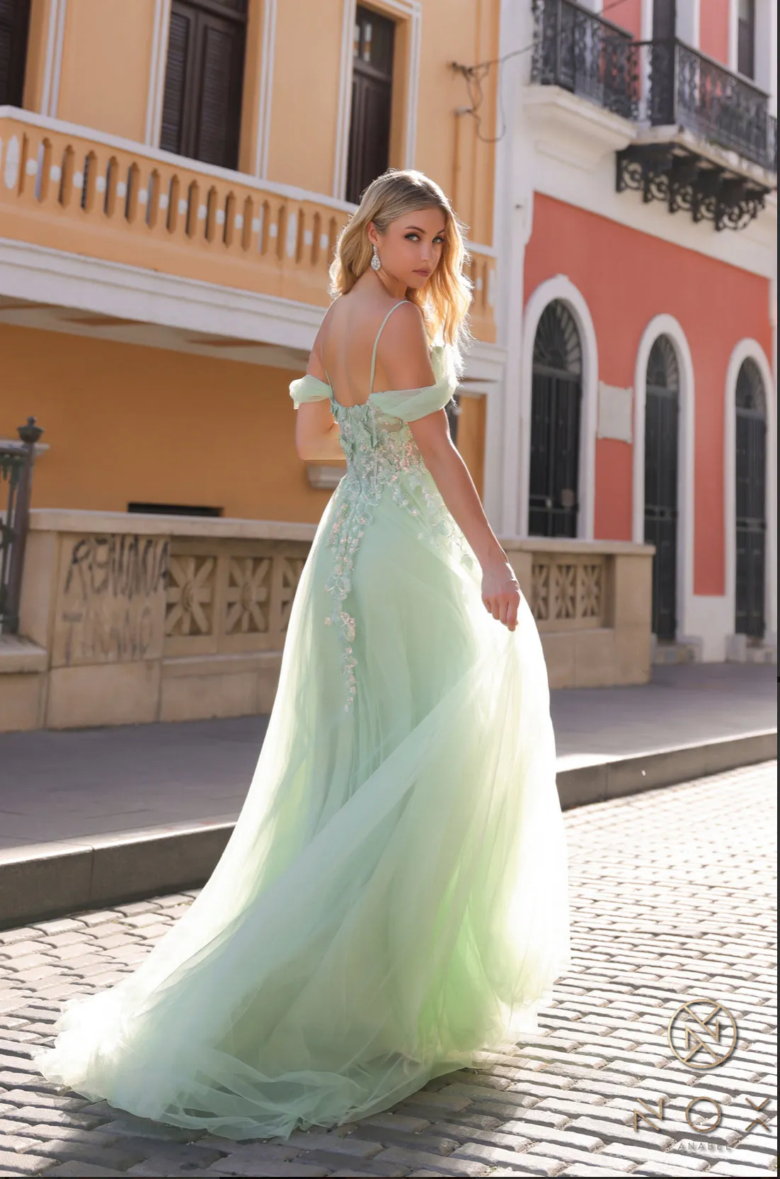 Nox Anabel Evening Gown J1324