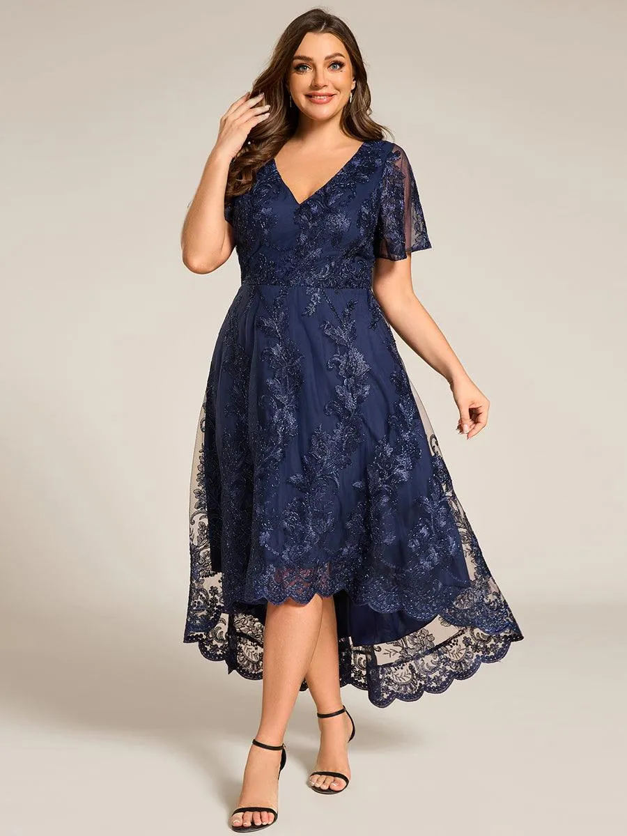 Robe d'invitée de mariage mi-longue à col en V et en maille brodée grande taille