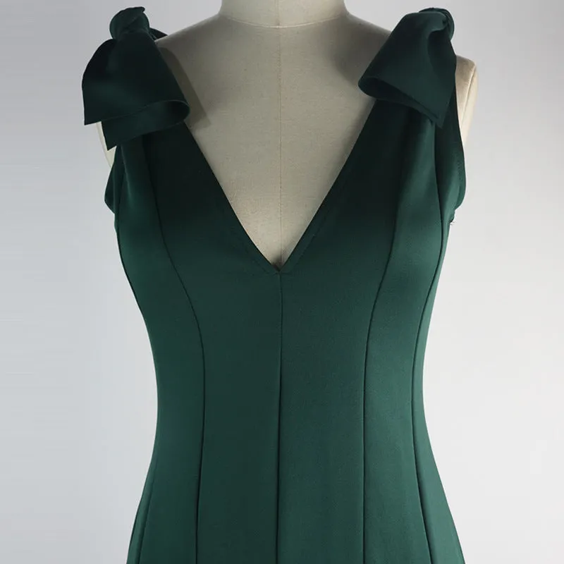 Sexy Deep V-neck Halter Evening Dress Pleated Dress