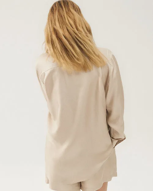 SILK LAUNDRY | Twill Boyfriend Shirt | Hazelnut