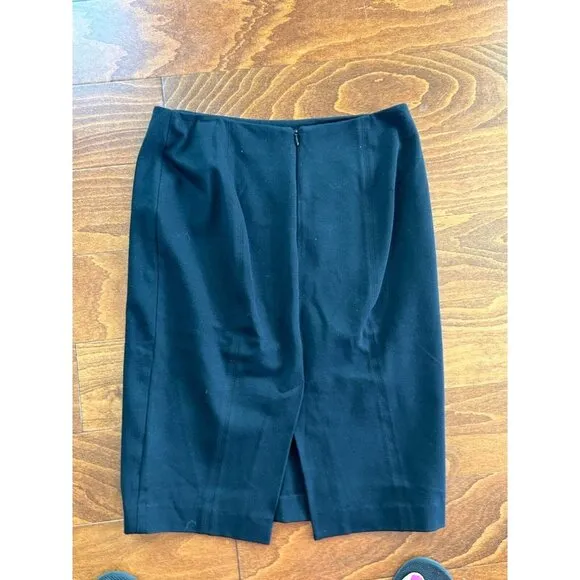 ST JOHN SoCa Solid Black Knit Pencil Skirt Size 6 Zip Back Slit Formal Workwear