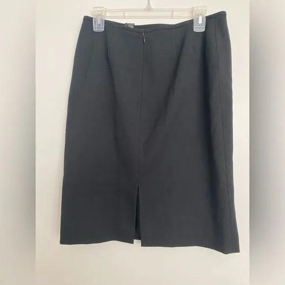 TAHARI Arthur S. Levine Black Skirt &amp; Jacket Two-Piece Suit Set size 8 poly/wool
