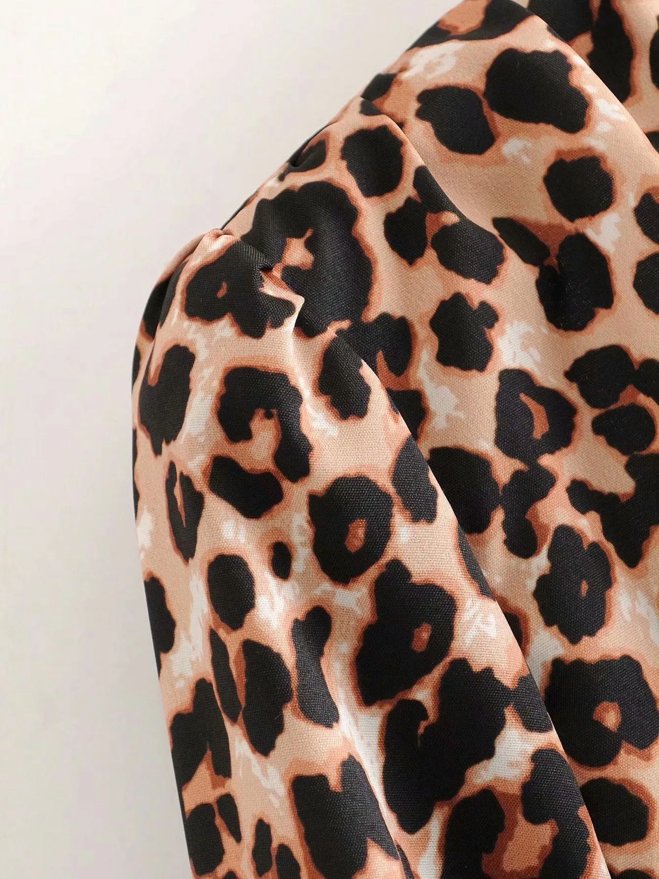 V-neck Leopard Pleated Slit Drawstring Midi Dresses