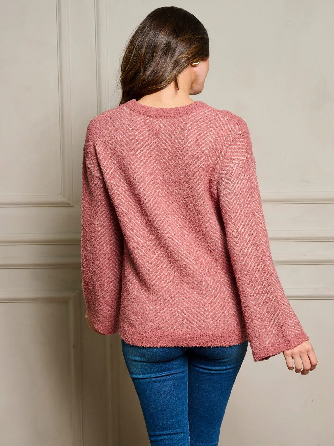 WOMEN'S LONG BELL SLEEVE PULLOVER SWEATER