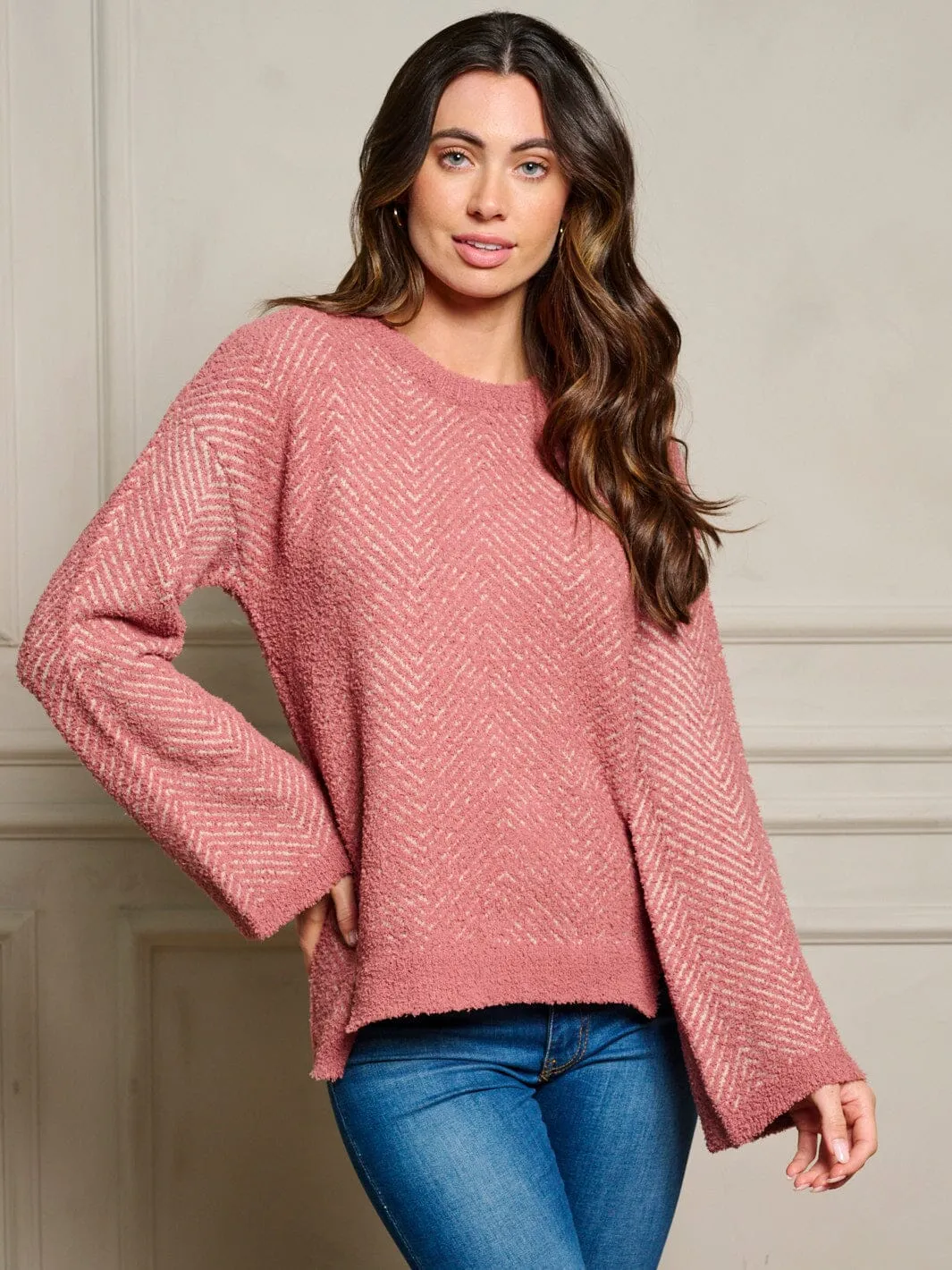 WOMEN'S LONG BELL SLEEVE PULLOVER SWEATER